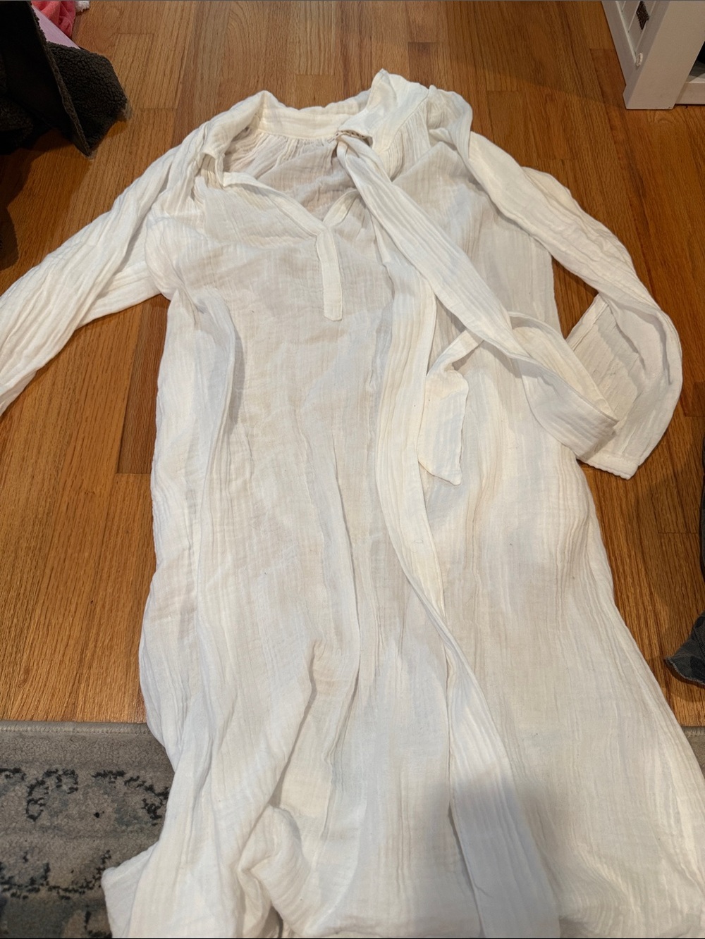 XiRENA White Long-Sleeve Tie-Front Midi Dress